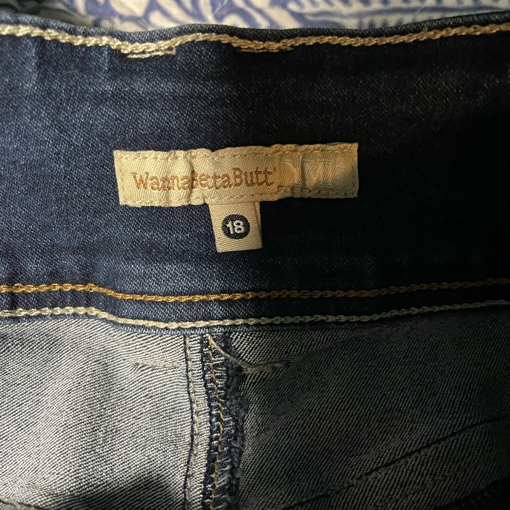 Women’s denim capris
